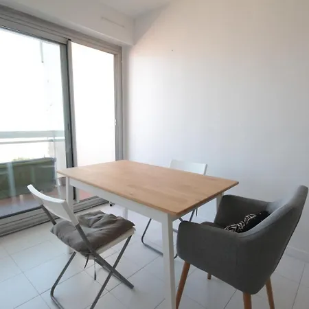 With Balcony & View - Batignolles / Monceau شقة *